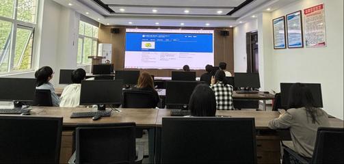现代教育技术中心开展信息化应用培训，深入精进功能辅助与方向优化再上新台阶全面促进了学基于校企资源协同平台的信息技术在网络化升级的有益铺轨与探索